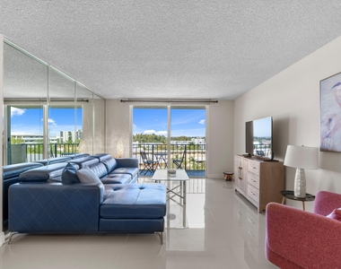 1009 N Ocean Boulevard - Photo Thumbnail 3