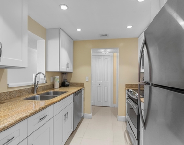 1009 N Ocean Boulevard - Photo Thumbnail 6