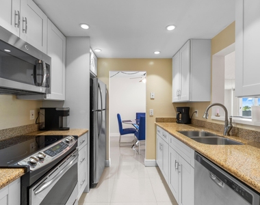 1009 N Ocean Boulevard - Photo Thumbnail 5