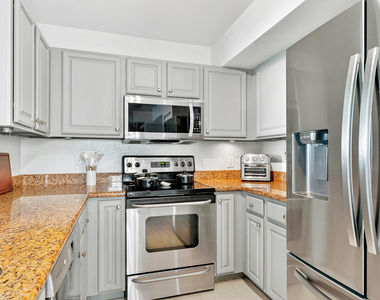 1801 N Flagler #701 Drive - Photo Thumbnail 10