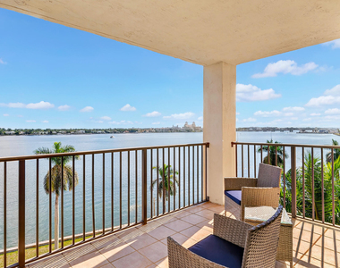 1801 N Flagler #701 Drive - Photo Thumbnail 21