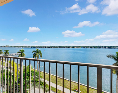 1801 N Flagler #701 Drive - Photo Thumbnail 22