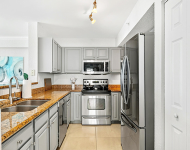 1801 N Flagler #701 Drive - Photo Thumbnail 8