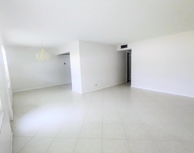 222 Somerset L - Photo Thumbnail 2