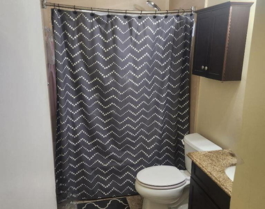 6717 Nw 59th Street - Photo Thumbnail 5