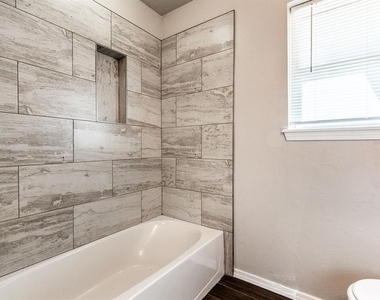 617 Queensboro Place - Photo Thumbnail 7
