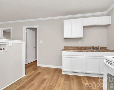 2510 Hemphill Street - Photo Thumbnail 10