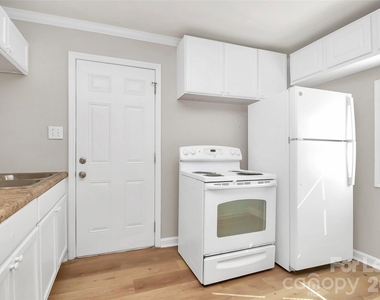 2510 Hemphill Street - Photo Thumbnail 13