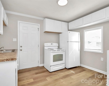 2510 Hemphill Street - Photo Thumbnail 7