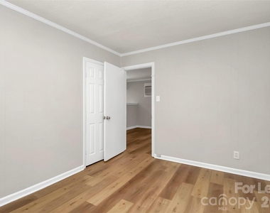 2510 Hemphill Street - Photo Thumbnail 18
