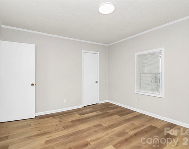 2510 Hemphill Street - Photo Thumbnail 22