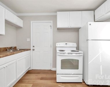 2510 Hemphill Street - Photo Thumbnail 8