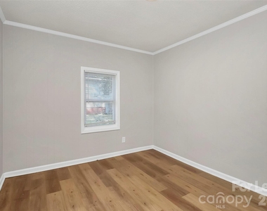 2510 Hemphill Street - Photo Thumbnail 17