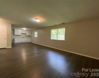 304 Palm Street - Photo Thumbnail 2