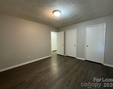 304 Palm Street - Photo Thumbnail 6