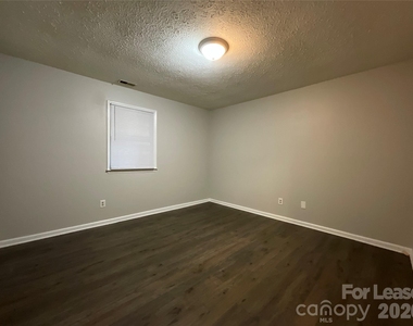 304 Palm Street - Photo Thumbnail 5