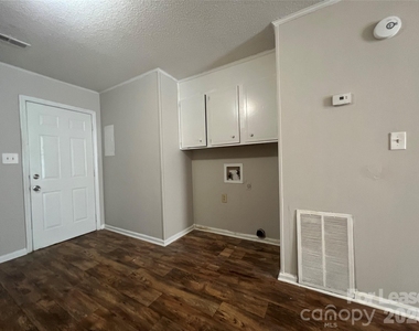 1312 Linwood Road - Photo Thumbnail 3
