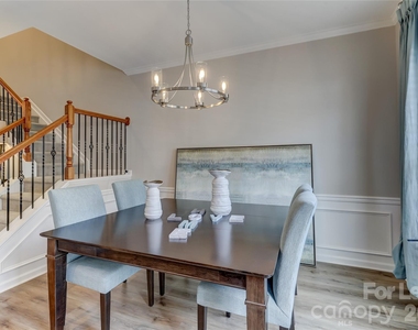 905 Lyndley Drive - Photo Thumbnail 10