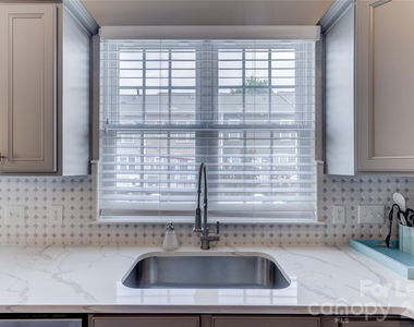 905 Lyndley Drive - Photo Thumbnail 17