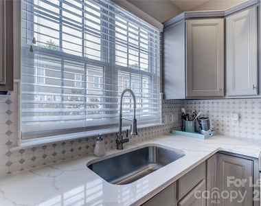 905 Lyndley Drive - Photo Thumbnail 16