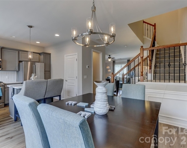 905 Lyndley Drive - Photo Thumbnail 12