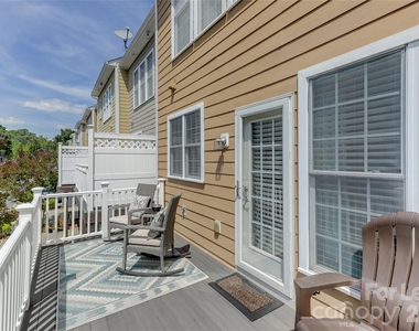 905 Lyndley Drive - Photo Thumbnail 21