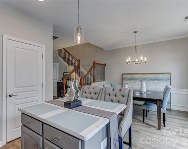 905 Lyndley Drive - Photo Thumbnail 15