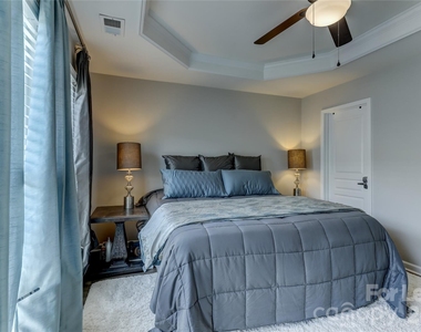 905 Lyndley Drive - Photo Thumbnail 32