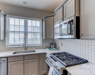905 Lyndley Drive - Photo Thumbnail 18