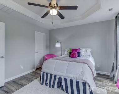 905 Lyndley Drive - Photo Thumbnail 27