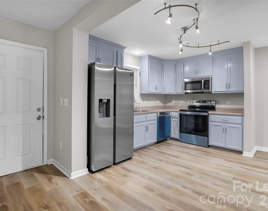 2020 Lasalle Street - Photo Thumbnail 2