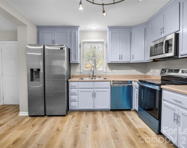 2020 Lasalle Street - Photo Thumbnail 4
