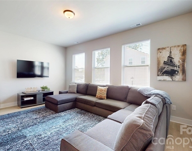 3948 Winterfield Place - Photo Thumbnail 5