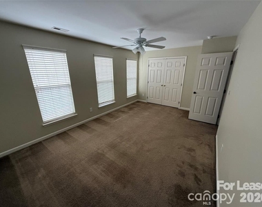 13820 Hill Street - Photo Thumbnail 9