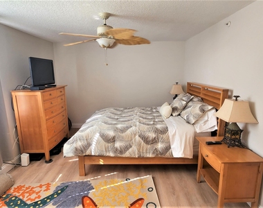 1915 Lavers Circle - Photo Thumbnail 7