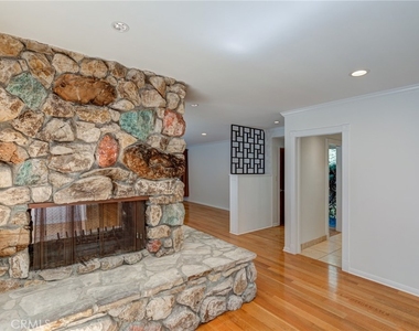 2740 Hutton Drive - Photo Thumbnail 10