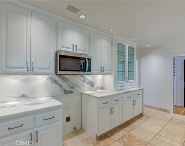 2740 Hutton Drive - Photo Thumbnail 7