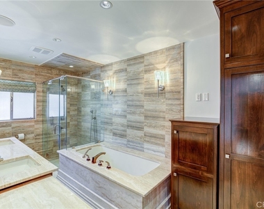 2740 Hutton Drive - Photo Thumbnail 12