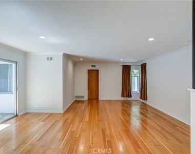 2740 Hutton Drive - Photo Thumbnail 11