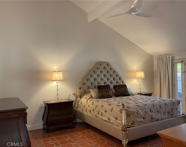 22 Calle Escala - Photo Thumbnail 6