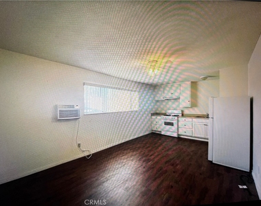 10960 Campus - Photo Thumbnail 3