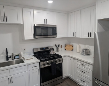 311 W Green - Photo Thumbnail 13