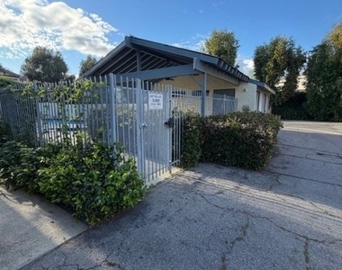 18435 Keswick Street - Photo Thumbnail 20