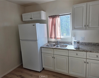 24425 Hawthorne Boulevard - Photo Thumbnail 5