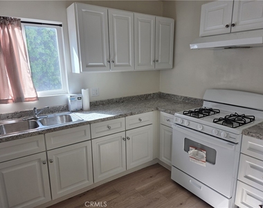 24425 Hawthorne Boulevard - Photo Thumbnail 4
