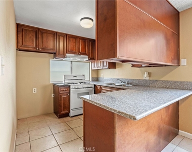 7037 Milton Avenue - Photo Thumbnail 4