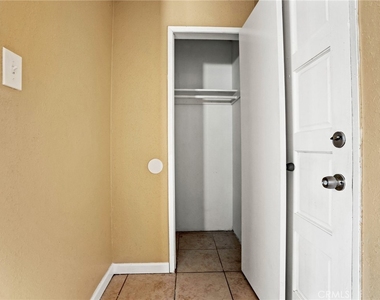 7037 Milton Avenue - Photo Thumbnail 6