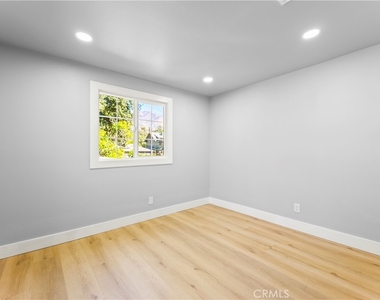 379 Buena Loma - Photo Thumbnail 23