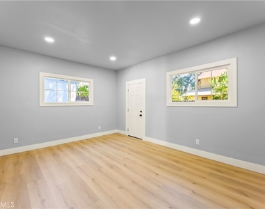 379 Buena Loma - Photo Thumbnail 14