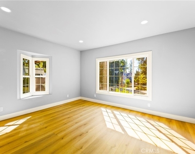379 Buena Loma - Photo Thumbnail 12